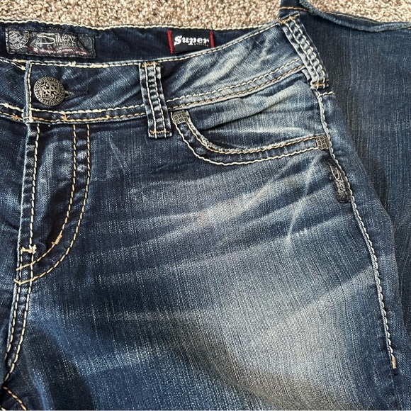 Silver Jeans - Picture 4 of 11